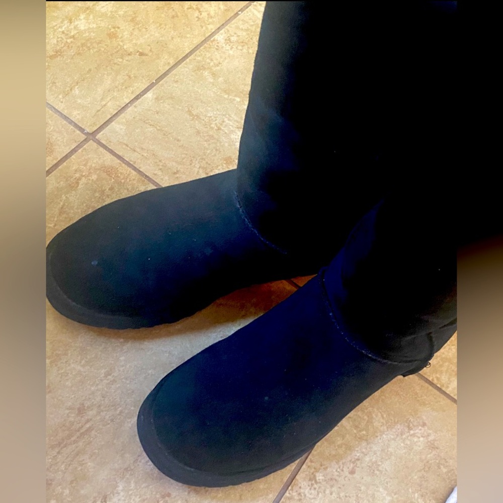 Black tall UGGS